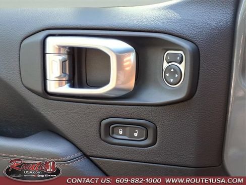 Used 2023 Jeep Wrangler Unlimited Rubicon 392 w/ Xtreme Recon 35" Tire Package AWD/4WD image 24