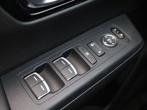 Used 2025 Honda CR-V EX-L image 18