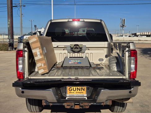 Used 2017 Ford F250 XLT w/ XLT Value Package image 28