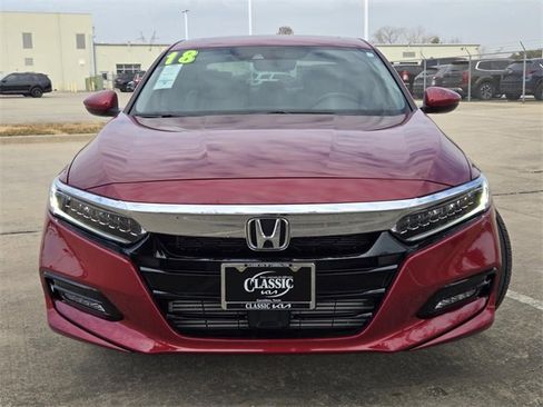 Used 2018 Honda Accord Touring image 2