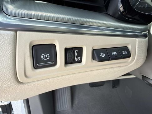New 2026 Cadillac XT5 Premium Luxury FWD image 31