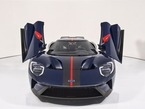Used 2020 Ford GT Carbon Series image 32
