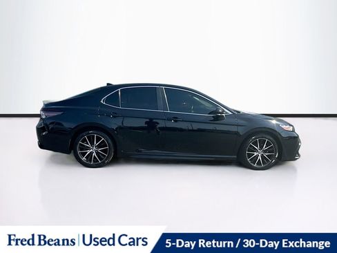 Used 2023 Toyota Camry SE FWD image 9