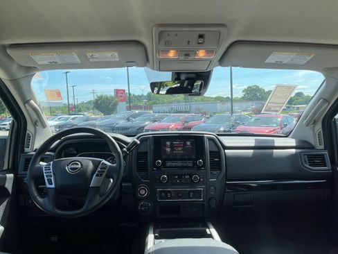 Used 2024 Nissan Titan SV w/ SV Convenience Package AWD/4WD image 23