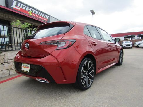 Used 2019 Toyota Corolla XSE FWD image 4