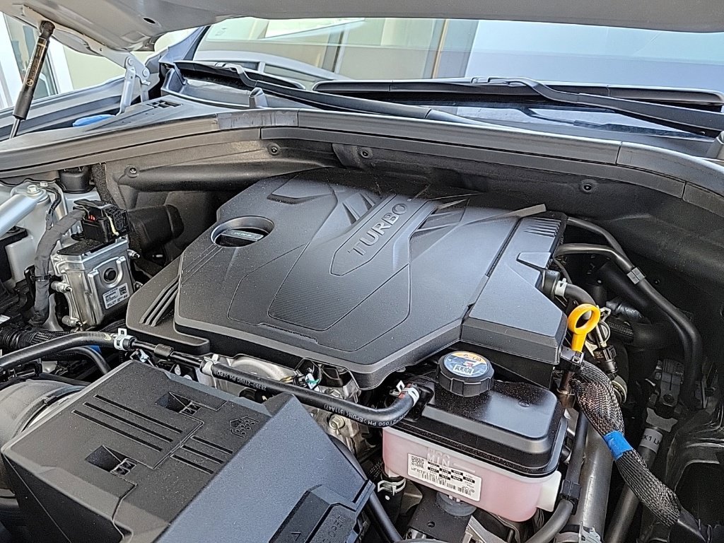 Used 2025 Genesis GV70 2.5T AWD/4WD image 35