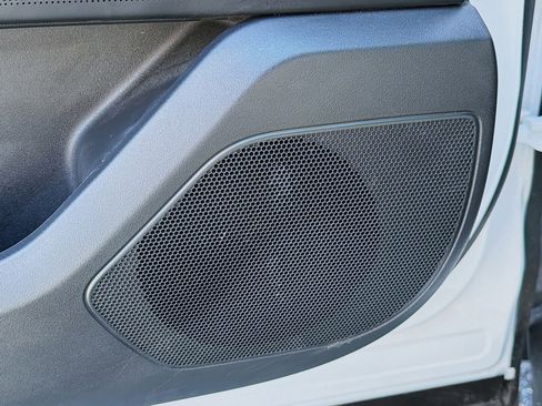 Used 2024 Land Rover Range Rover Velar Dynamic SE image 24