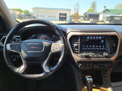 Used 2018 GMC Acadia Denali w/ Technology Package AWD/4WD image 10