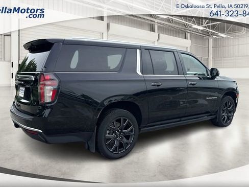 Used 2023 Chevrolet Suburban High Country AWD/4WD image 3
