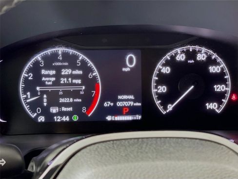 Certified 2025 Honda Pilot Touring image 18