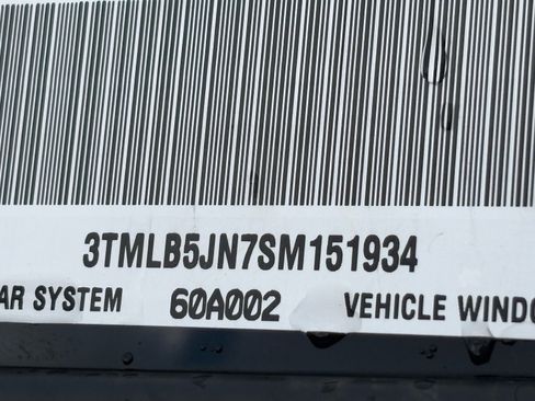 Certified 2025 Toyota Tacoma SR5 image 31