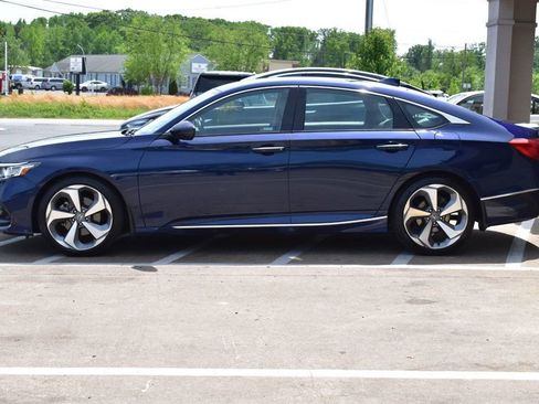 Used 2018 Honda Accord Touring image 5