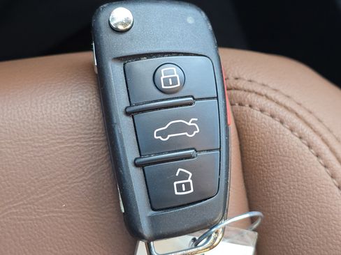 Used 2020 Audi Q3 2.0T Premium image 27