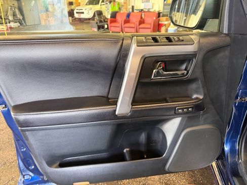 Used 2016 Toyota 4Runner Limited AWD/4WD image 36