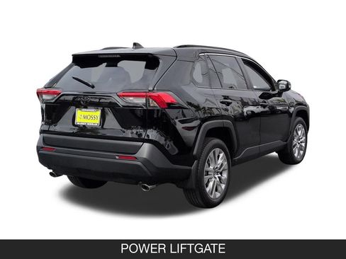 Used 2025 Toyota RAV4 XLE Premium FWD image 9
