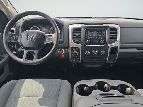 Used 2017 RAM 1500 Classic SLT AWD/4WD image 9