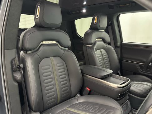 Used 2023 Rivian R1T Adventure image 18
