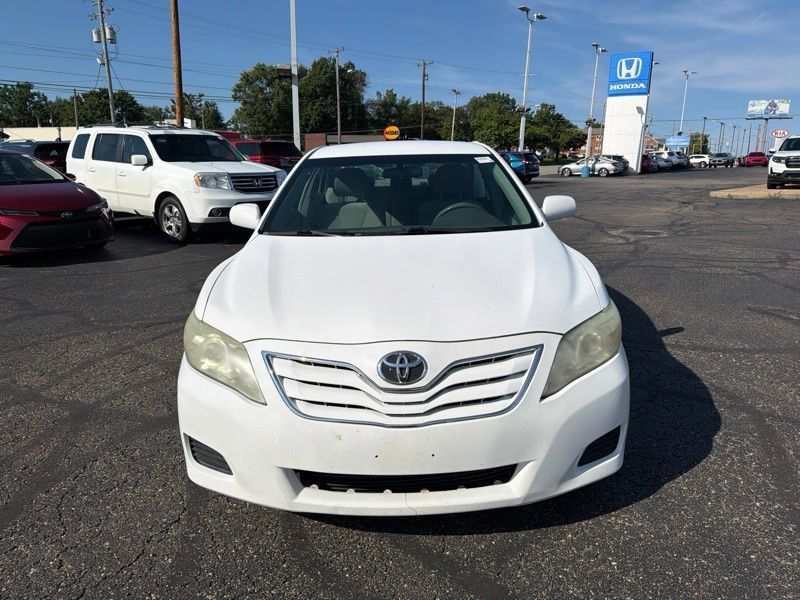 Used 2011 Toyota Camry LE FWD image 2