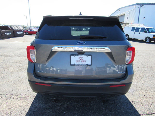 Used 2022 Ford Explorer XLT AWD/4WD image 4