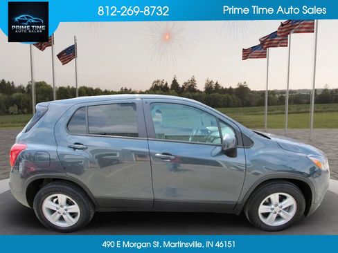 Used 2021 Chevrolet Trax LS w/ Tint and Cruise Package FWD image 7