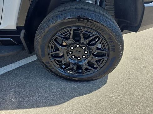 Used 2025 GMC Hummer EV 2X AWD/4WD image 28