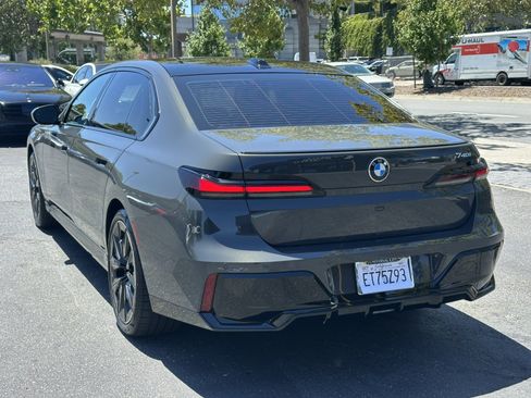 Used 2023 BMW 740i w/ Parking Assistance Package RWD image 11