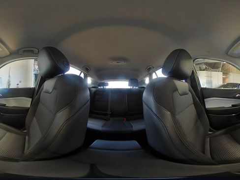 Used 2025 Chevrolet Trax LT w/ LT Convenience Package FWD image 41