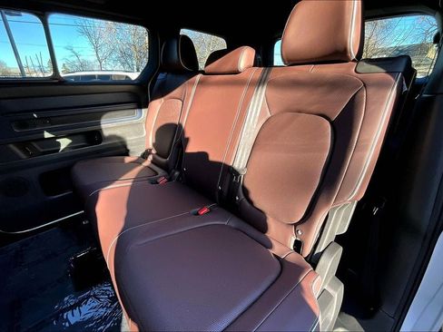 Certified 2025 Volkswagen ID. Buzz Pro S image 19