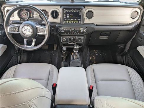 Used 2022 Jeep Gladiator Overland AWD/4WD image 16