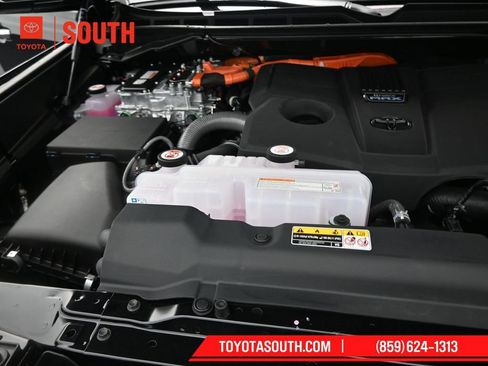 Used 2025 Toyota Tundra Limited w/ Power Package image 37