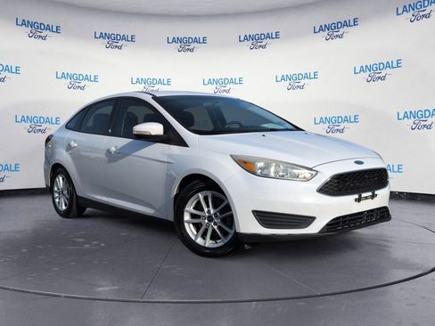 Used 2015 Ford Focus SE image 2