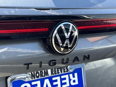 New 2026 Volkswagen Tiguan SE R-Line FWD image 28