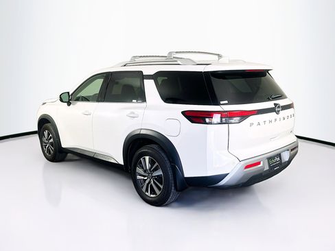 Used 2024 Nissan Pathfinder SL image 5