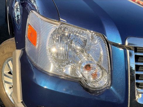 Used 2006 Ford Explorer XLT image 29
