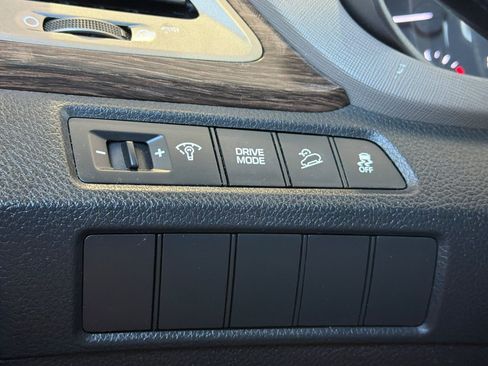 Used 2017 Hyundai Santa Fe Sport FWD image 35
