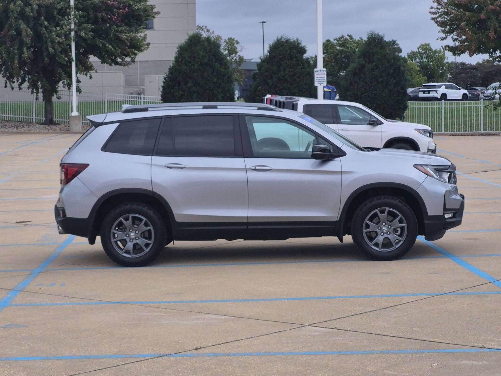 Used 2024 Honda Passport TrailSport image 5