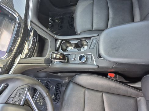 Used 2020 Cadillac XT6 Premium Luxury FWD image 27