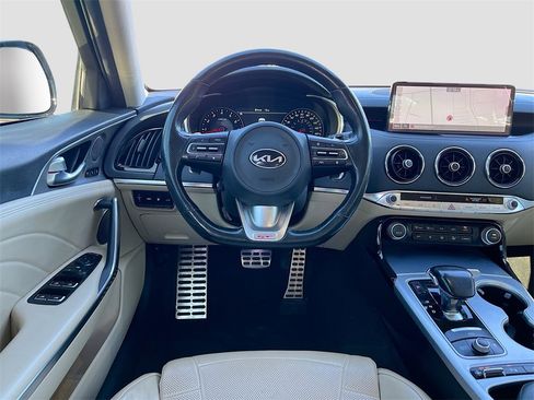 Used 2022 Kia Stinger GT2 image 23