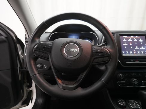 Used 2019 Jeep Cherokee Trailhawk w/ Comfort/Convenience Group AWD/4WD image 4
