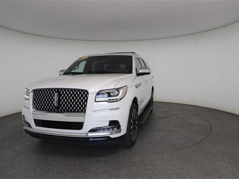 Used 2024 Lincoln Navigator Black Label image 32