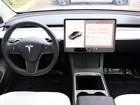 Used 2022 Tesla Model 3 image 38