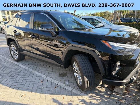 Used 2023 Toyota RAV4 XLE Premium image 4