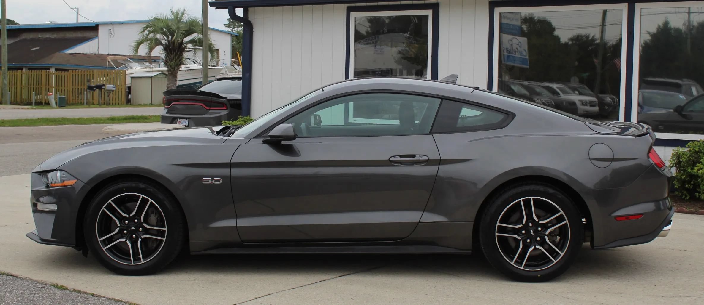 Used 2020 Ford Mustang GT RWD image 2