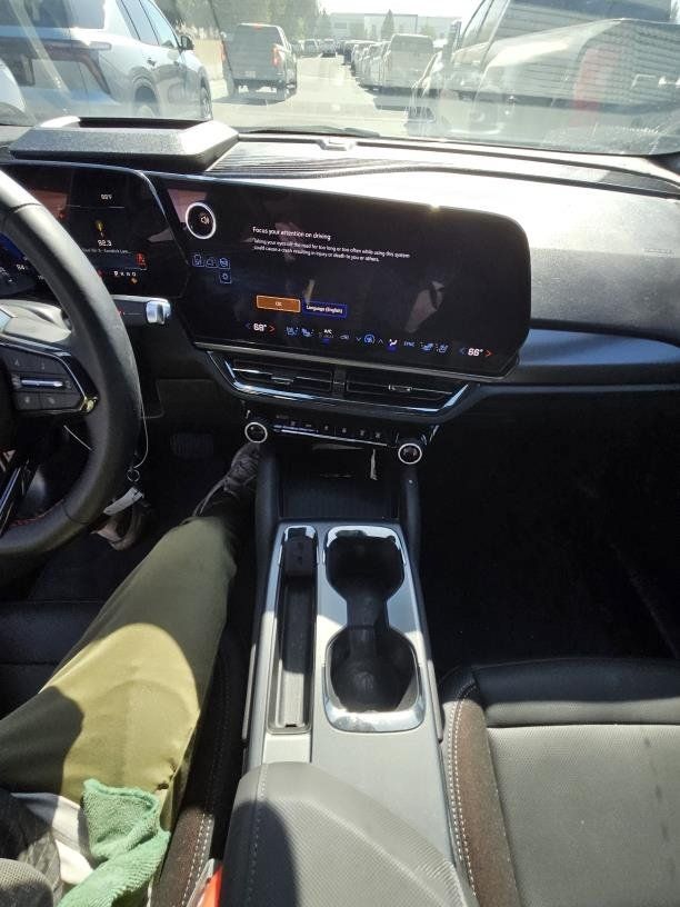 Used 2025 Chevrolet Equinox EV RS w/ Convenience Package II FWD image 3