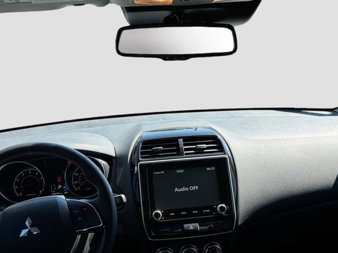 Used 2024 Mitsubishi Outlander Sport SE image 18