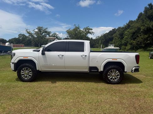 Used 2024 GMC Sierra 2500 Denali Ultimate AWD/4WD image 2