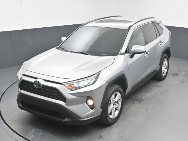 Used 2021 Toyota RAV4 XLE w/ Convenience Package FWD image 38