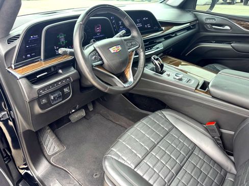 Used 2024 Cadillac Escalade ESV Sport Platinum w/ LPO, ONYX Package image 13