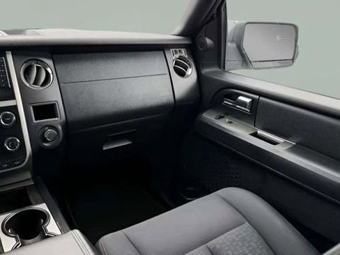 Used 2017 Ford Expedition EL XL w/ Equipment Group 101A image 35