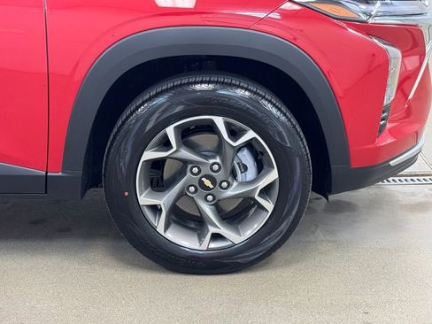 New 2026 Chevrolet Trax LT w/ Driver Confidence Package FWD image 4